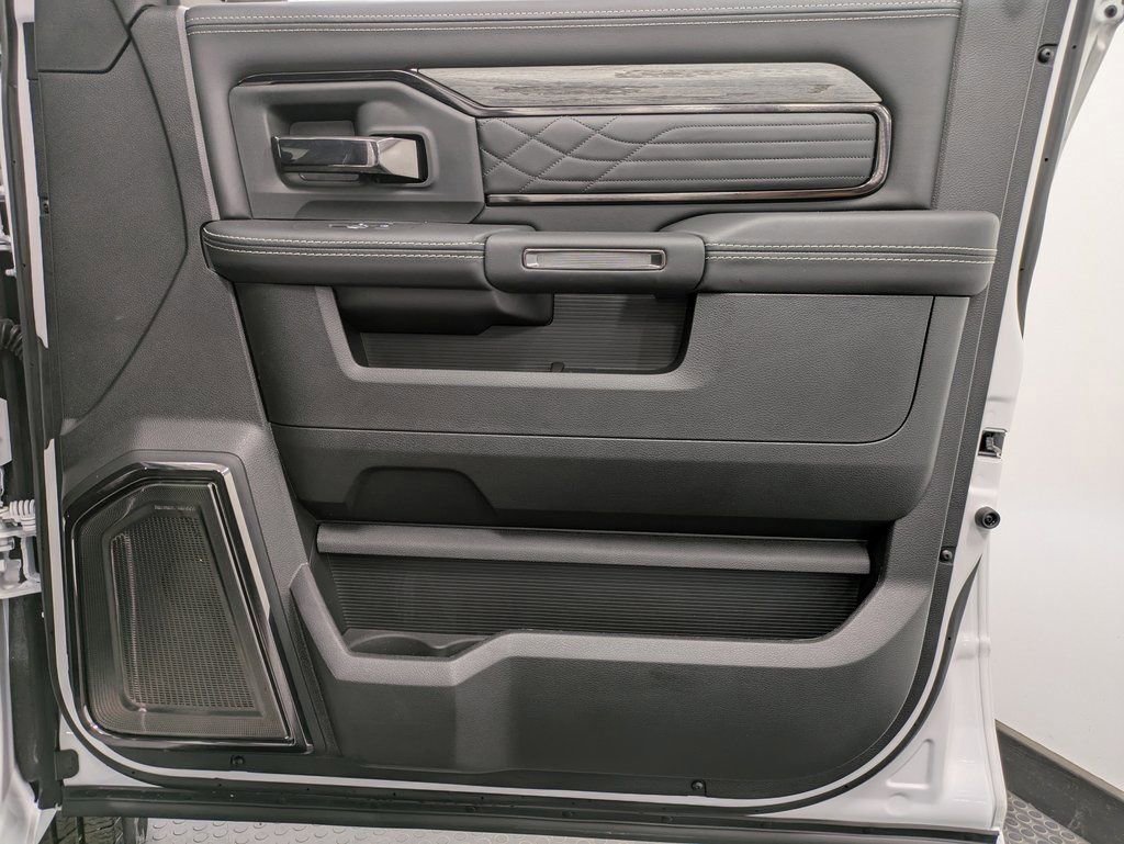 Used 2025 RAM 3500 Limited image 31