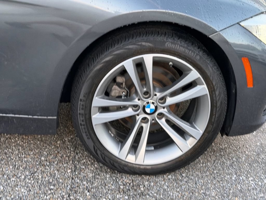 Used 2018 BMW 330i xDrive Sedan AWD/4WD image 9