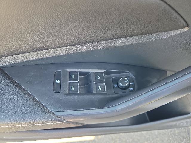 Used 2024 Volkswagen Jetta SE FWD image 15
