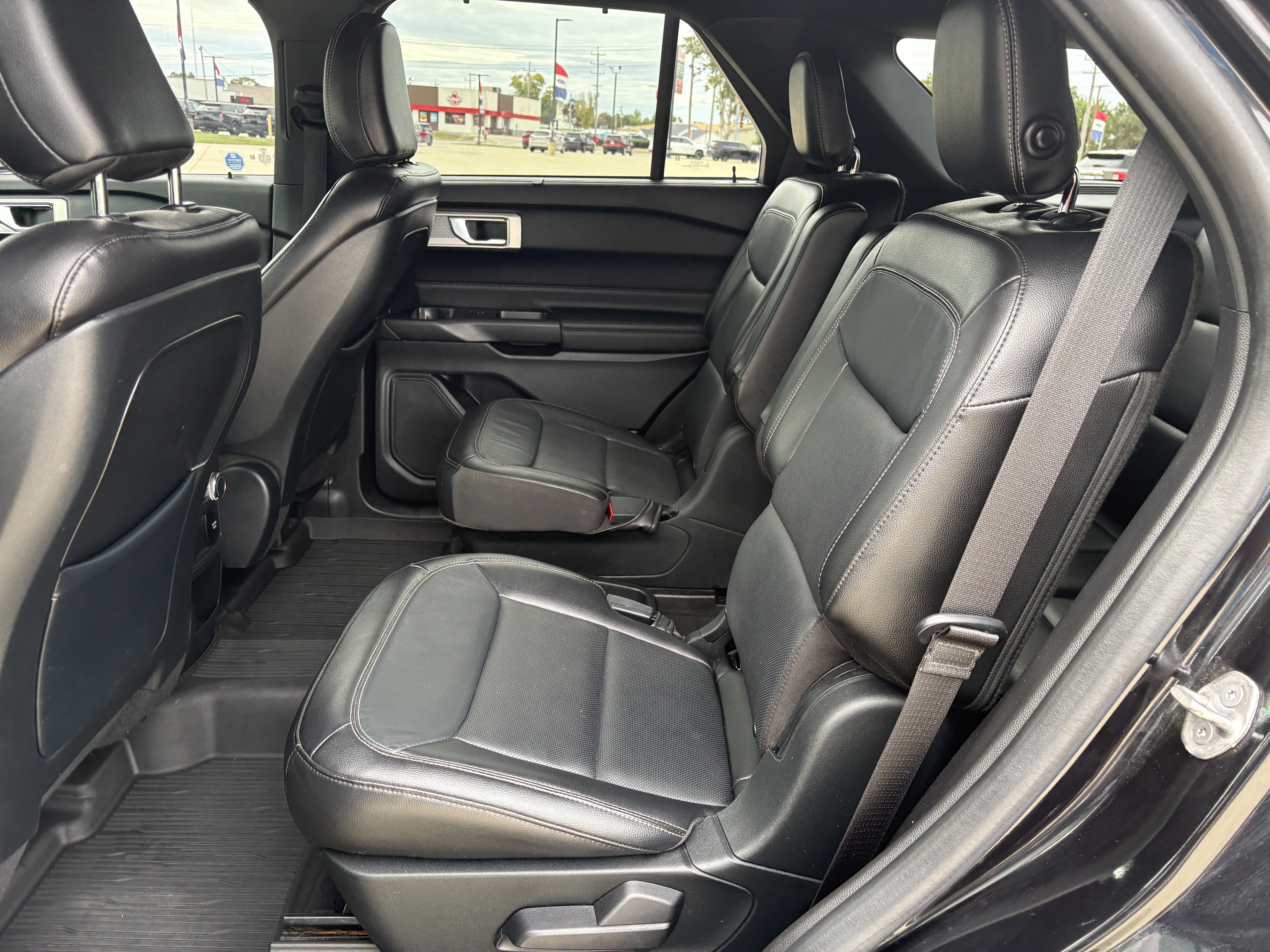 Certified 2020 Ford Explorer Limited AWD/4WD image 10