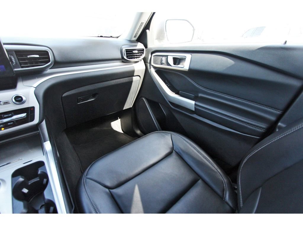 Certified 2023 Ford Explorer XLT w/ Equipment Group 202A image 12