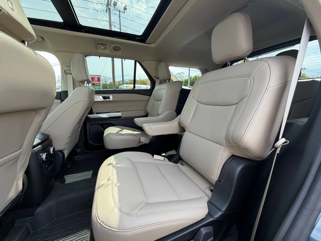Certified 2023 Ford Explorer Limited w/ Limited Technology Package AWD/4WD image 13