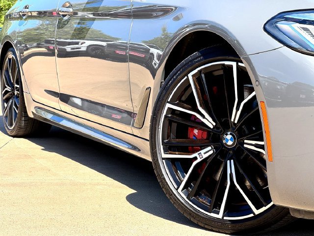 Used 2021 BMW 540i w/ M Sport Package RWD image 7