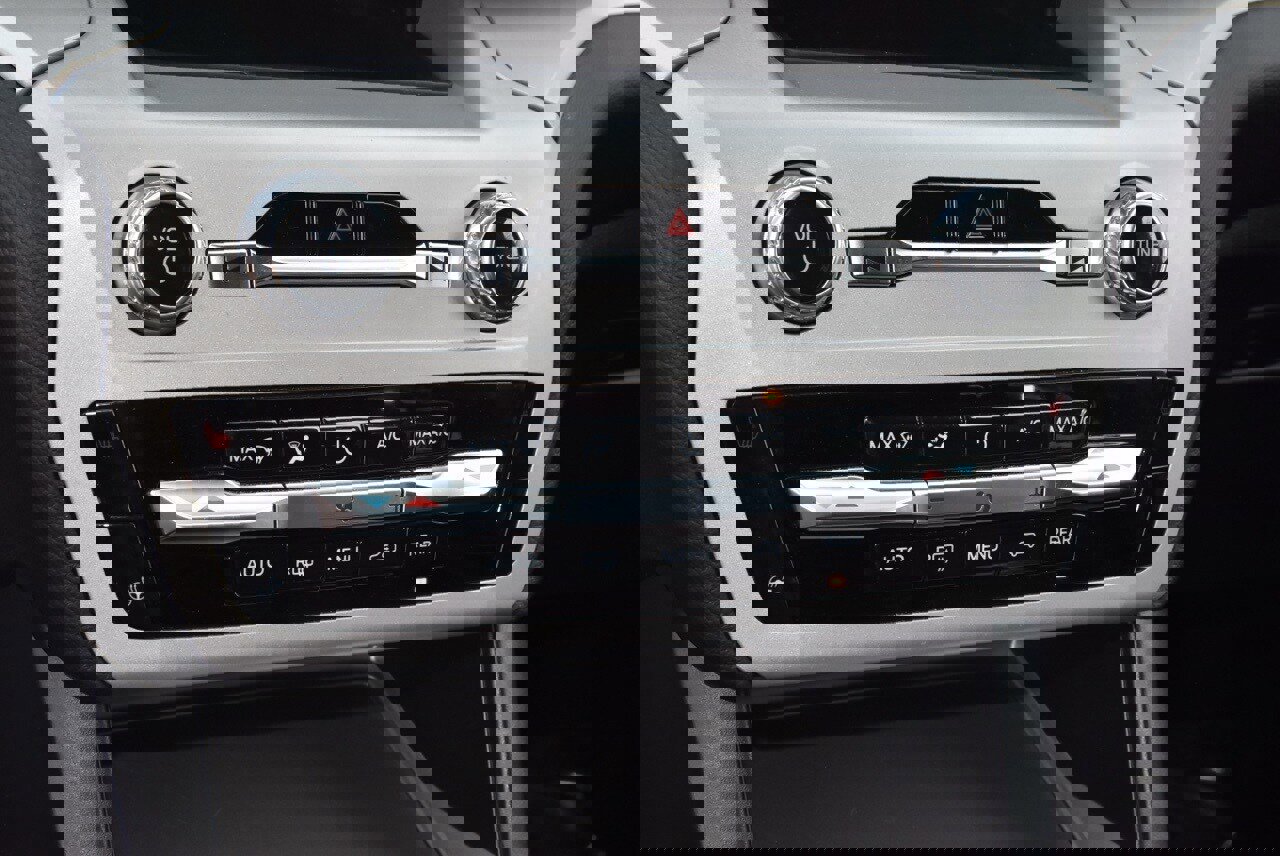 Certified 2023 Ford Explorer XLT w/ Equipment Group 202A image 32