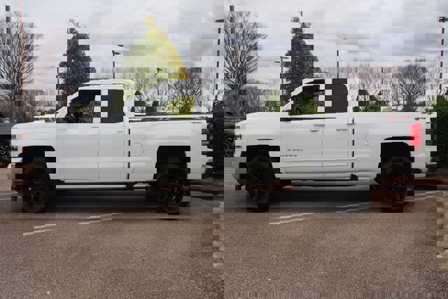 Used 2019 Chevrolet Silverado 1500 LT image 2