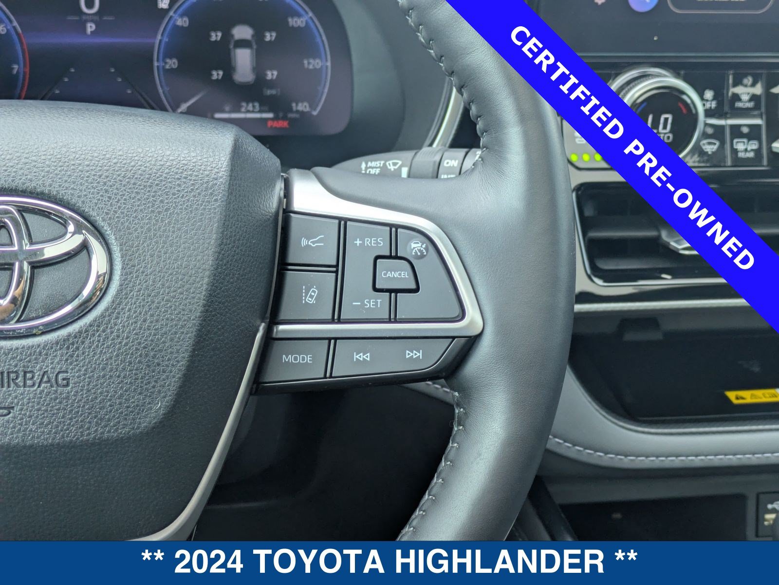 Used 2024 Toyota Highlander Platinum FWD image 29