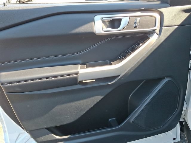 Certified 2022 Ford Explorer XLT w/ Equipment Group 202A AWD/4WD image 17