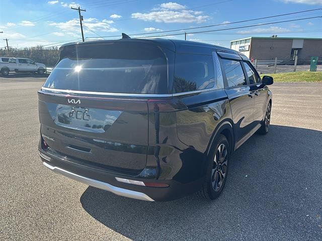 Used 2022 Kia Carnival EX FWD image 4