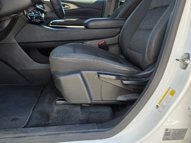 Used 2024 Chevrolet Traverse LS FWD image 16