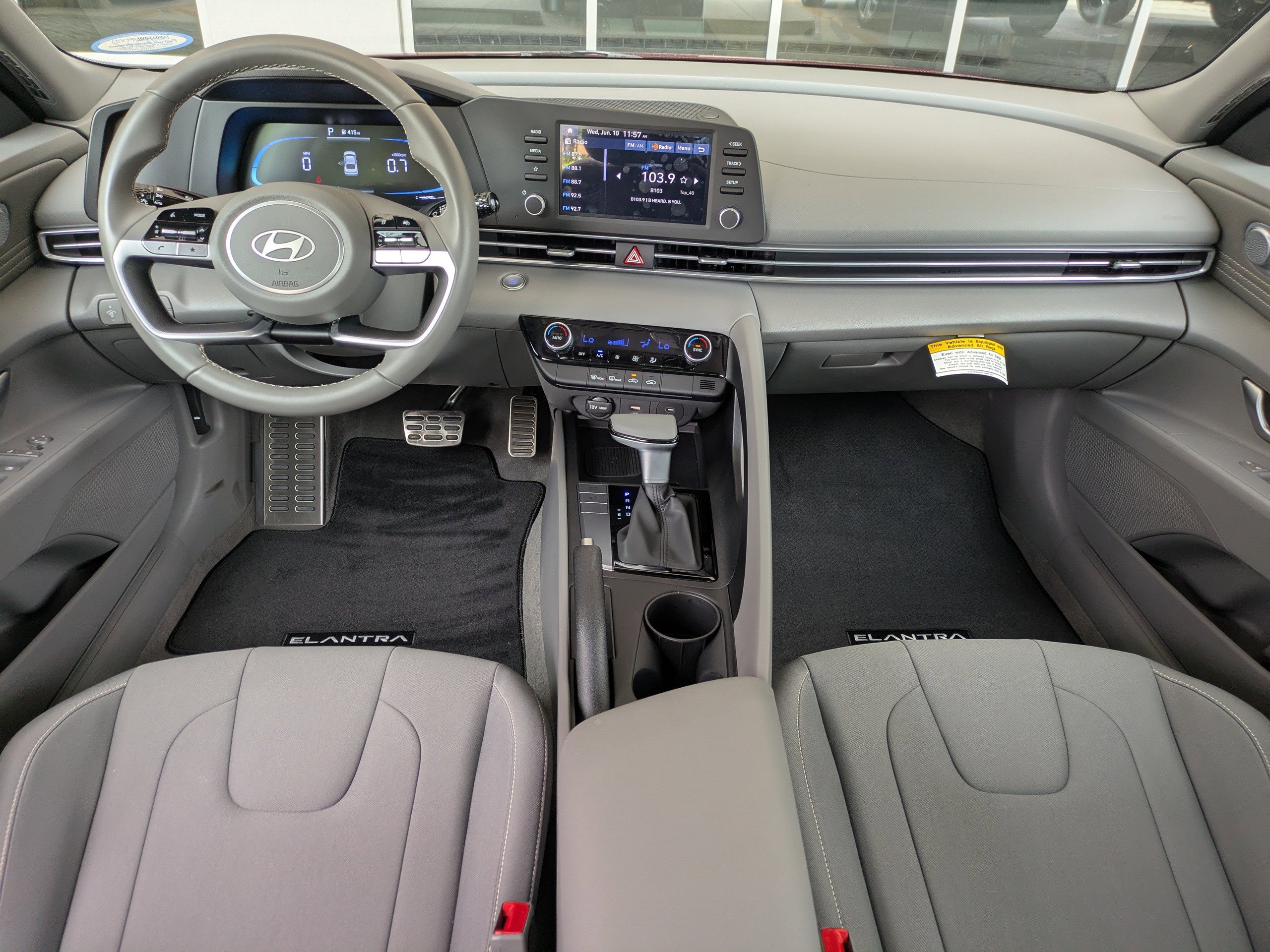 Used 2025 Hyundai Elantra Sport FWD image 15