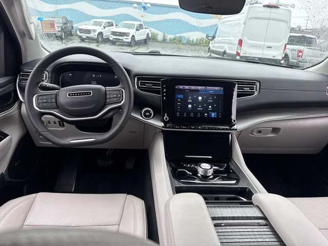 Used 2024 Jeep Wagoneer Series II w/ Flexible Seating Group AWD/4WD image 16