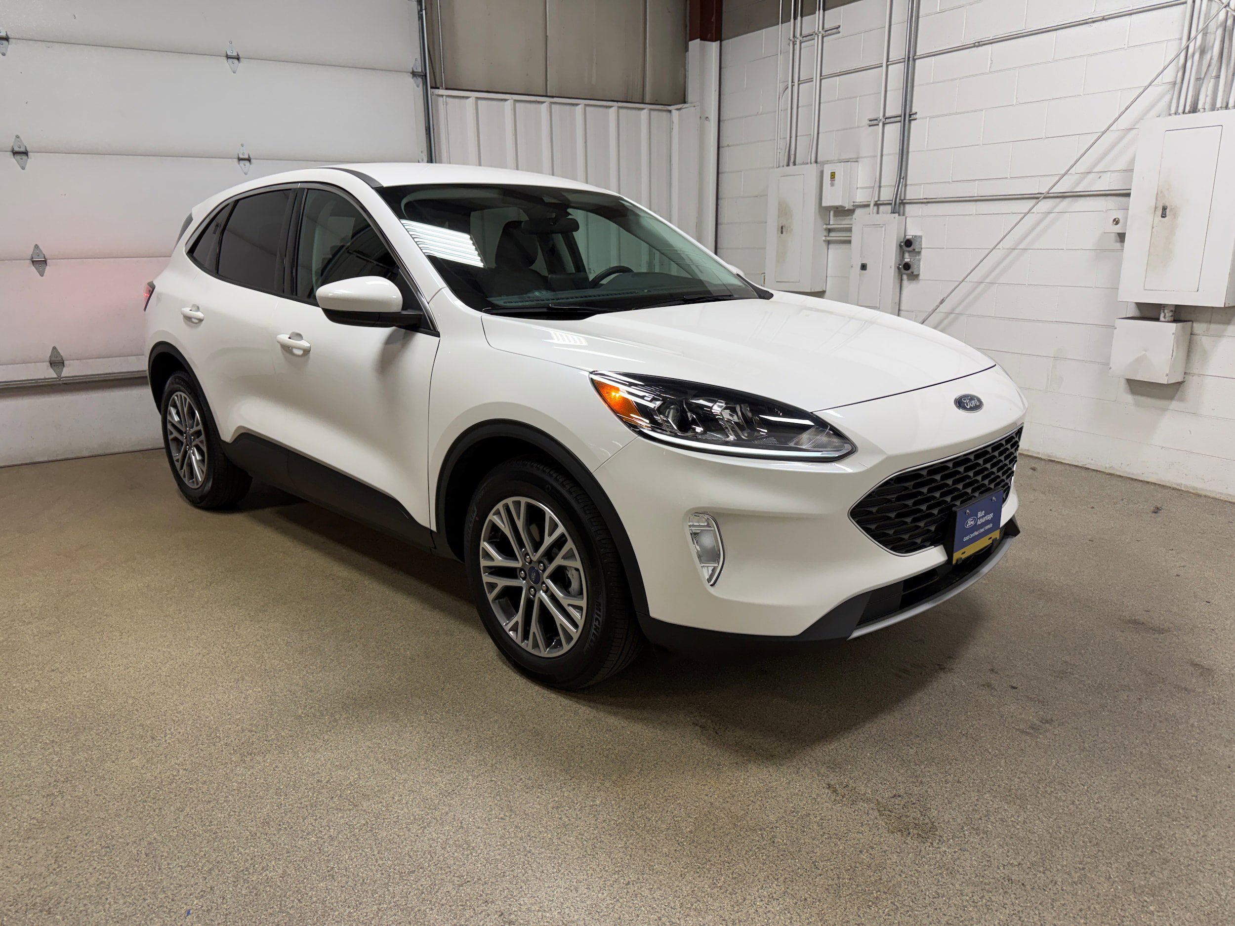 Certified 2022 Ford Escape SEL w/ Technology Package AWD/4WD image 4