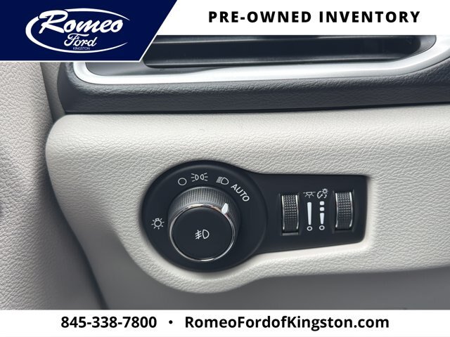 Used 2018 Chrysler Pacifica Touring-L FWD image 21