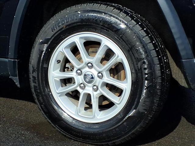 Used 2020 Jeep Grand Cherokee Laredo image 24