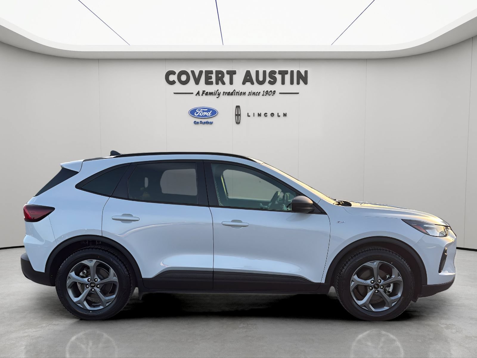 Certified 2025 Ford Escape ST-Line FWD image 6