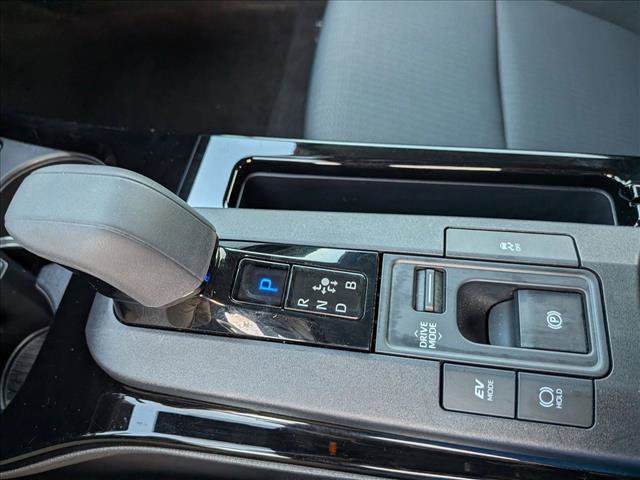 Used 2025 Toyota Prius LE image 12