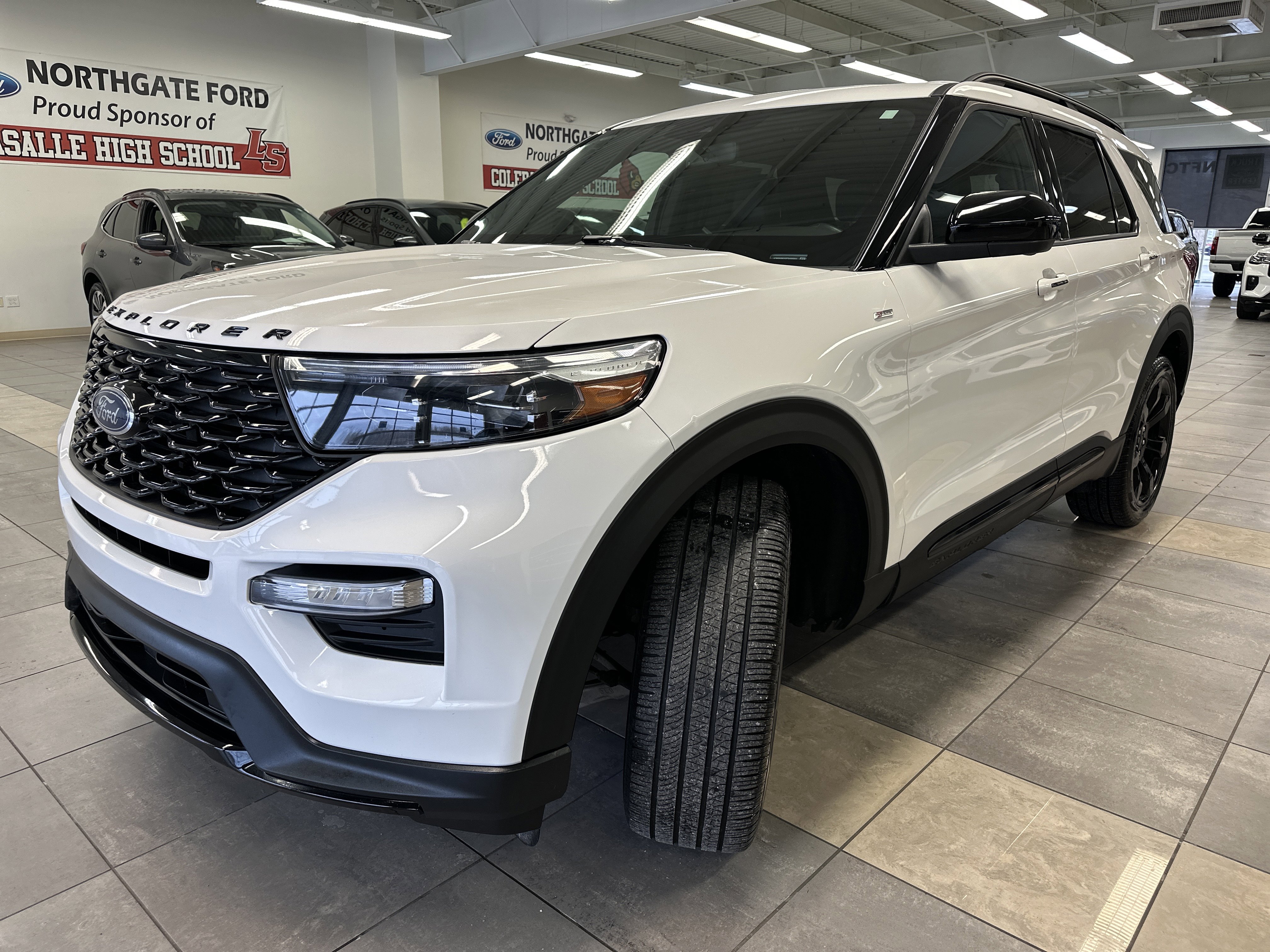 Certified 2023 Ford Explorer ST-Line w/ Class IV Trailer Tow Package image 19