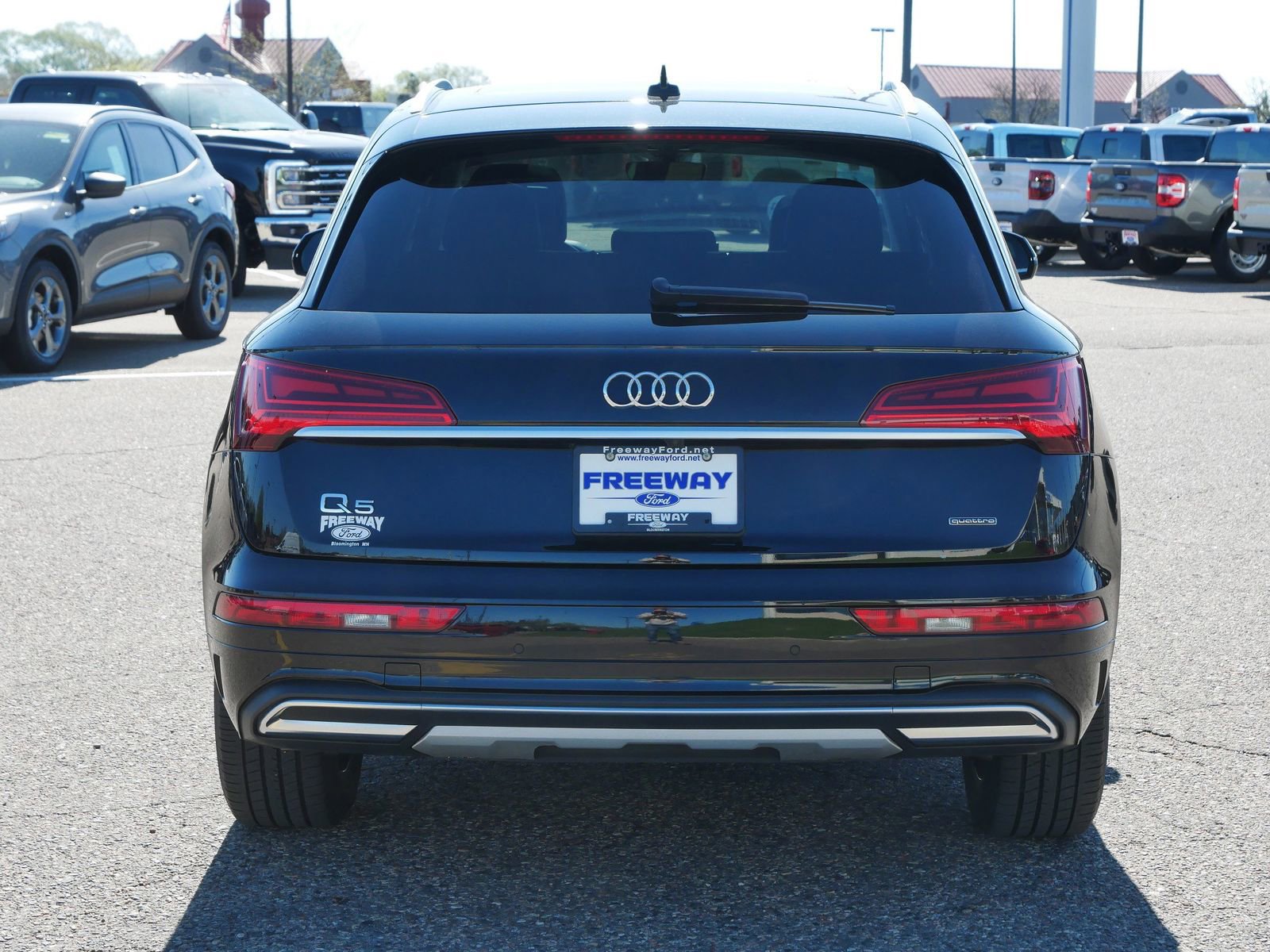 Used 2021 Audi Q5 2.0T Premium w/ Convenience Package AWD/4WD image 4