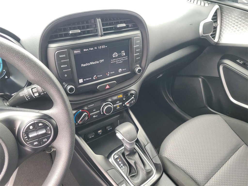 Used 2025 Kia Soul LX w/ LX Technology Package image 21