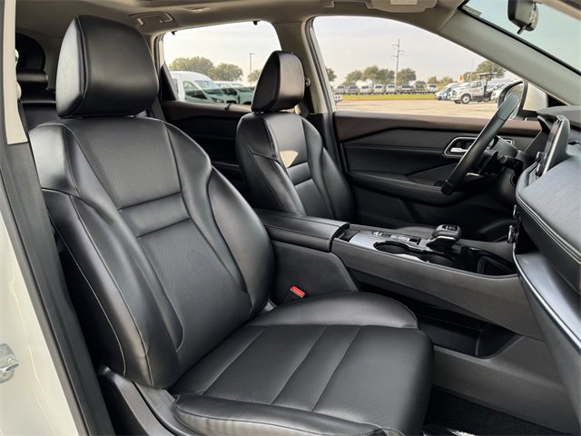 Used 2021 Nissan Rogue SV w/ Premium Package image 28