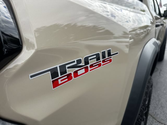 Used 2024 Chevrolet Colorado Trail Boss w/ Technology Package AWD/4WD image 45