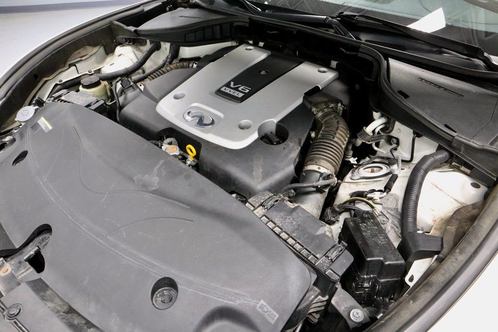 Used 2017 INFINITI Q70 3.7 w/ Technology Package image 13