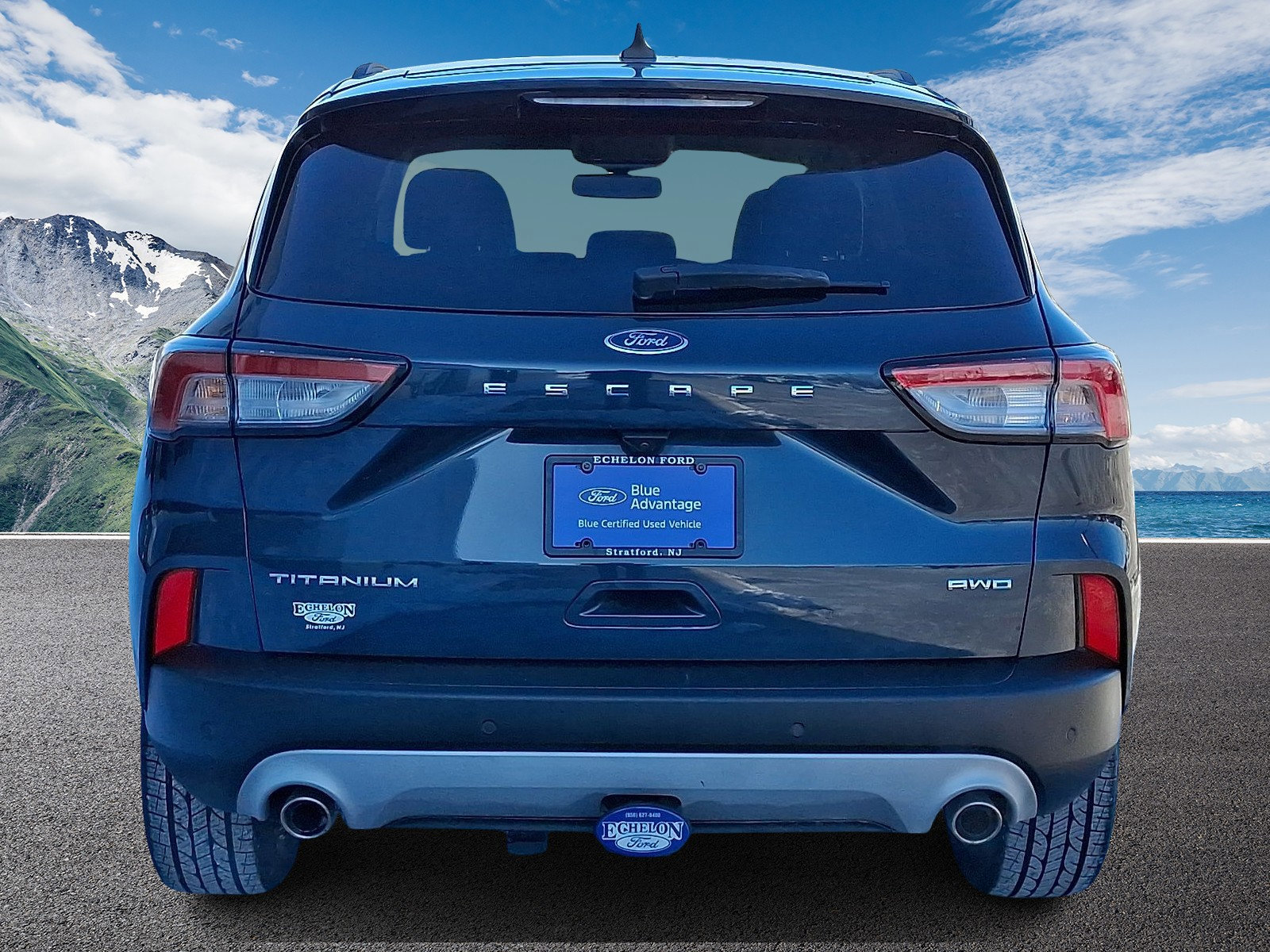 Certified 2022 Ford Escape Titanium w/ Class II Trailer Tow Package image 3