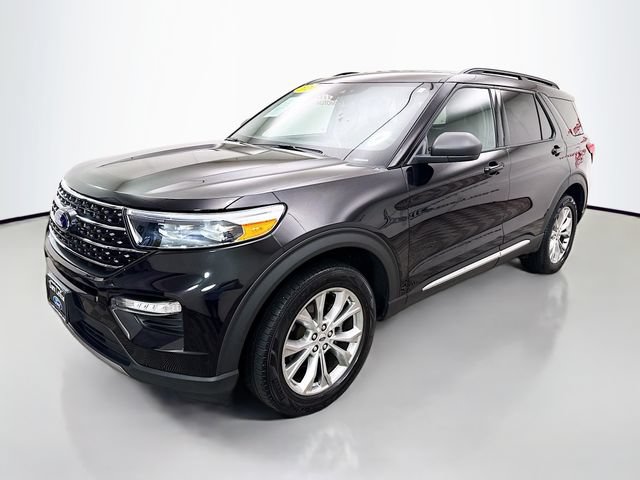 Certified 2020 Ford Explorer XLT w/ Equipment Group 202A AWD/4WD image 3