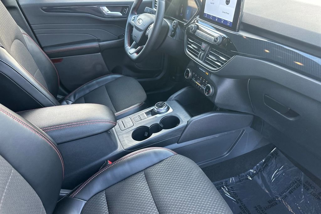 Certified 2024 Ford Escape ST-Line image 18