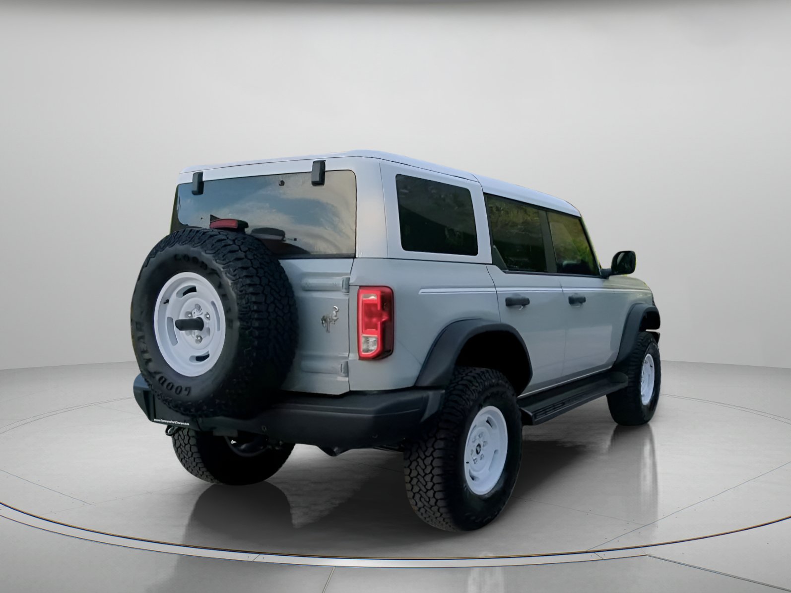 Certified 2026 Ford Bronco Heritage Edition AWD/4WD image 28