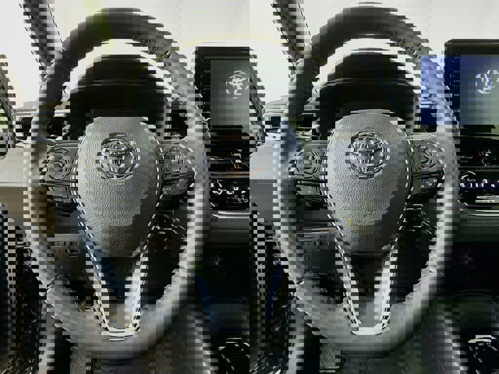 Used 2022 Toyota Corolla SE image 18