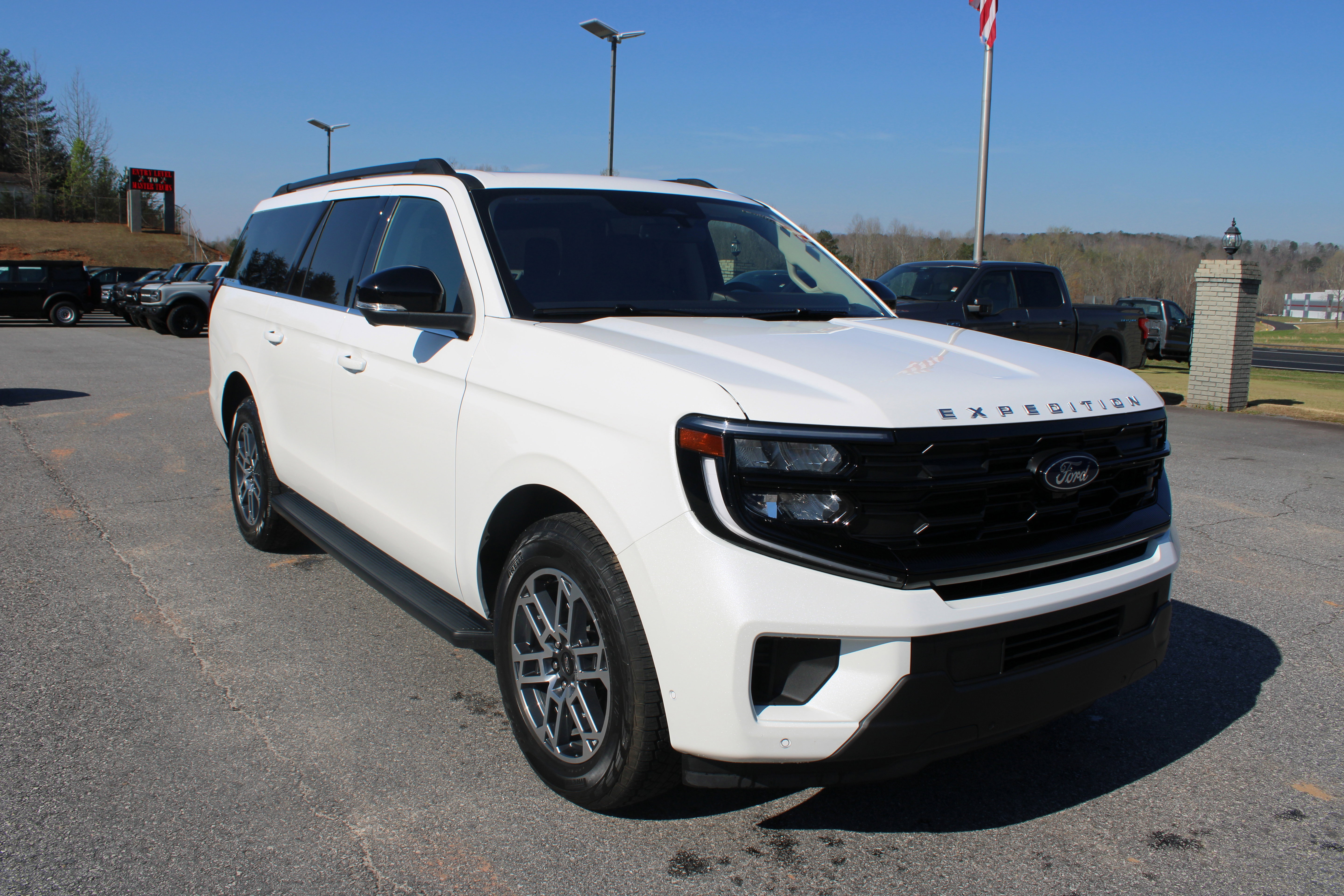 Certified 2025 Ford Expedition Max Active AWD/4WD image 4