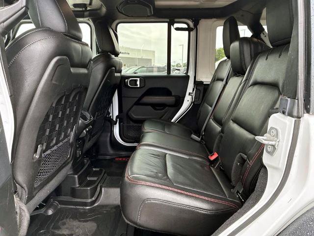 Used 2018 Jeep Wrangler Unlimited Rubicon w/ Dual Top Group AWD/4WD image 17