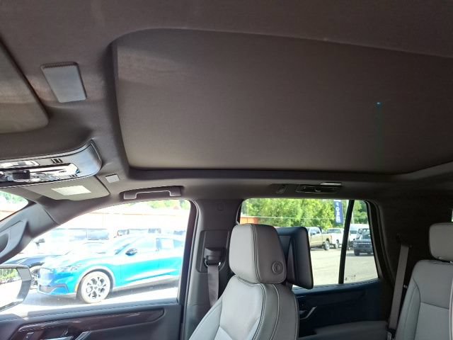 Used 2026 GMC Yukon Elevation w/ Elevation Premium Package AWD/4WD image 15