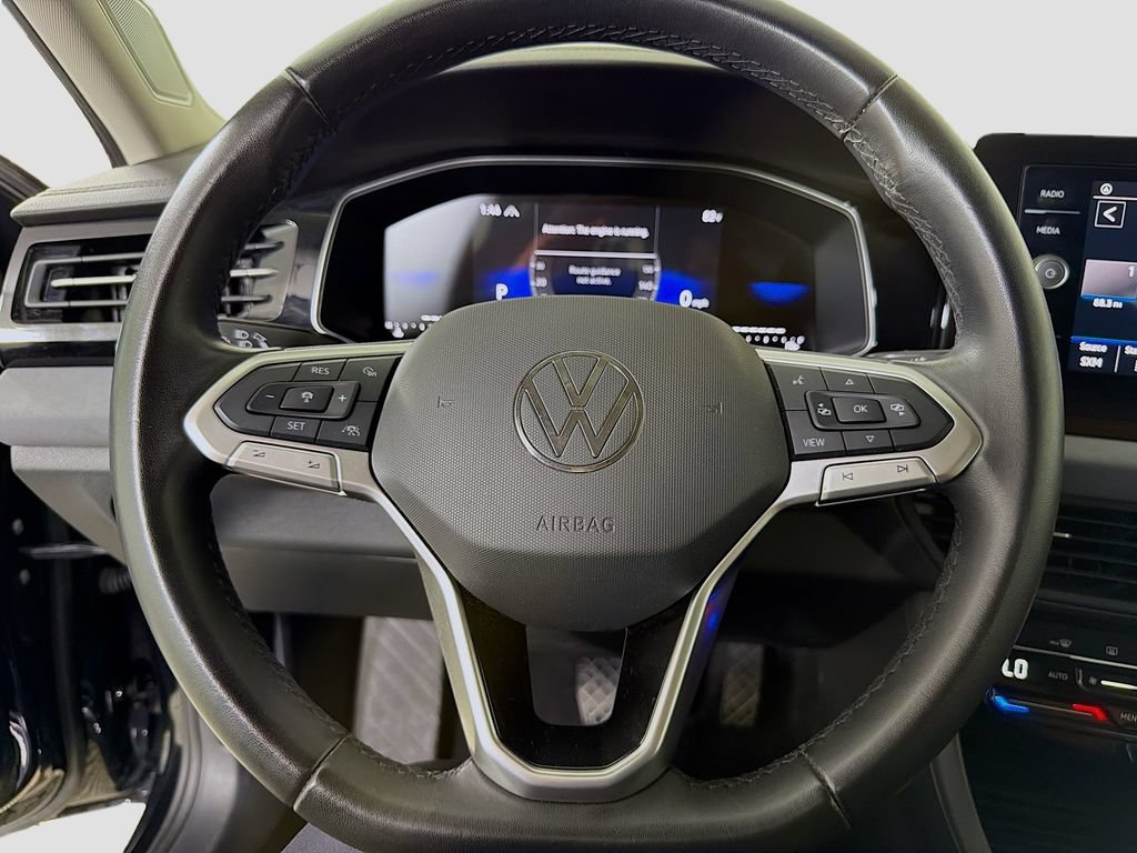 Used 2025 Volkswagen Jetta SE FWD image 14