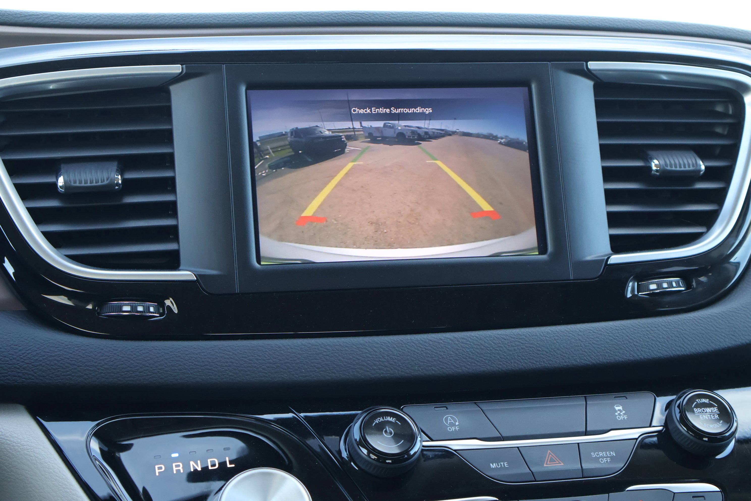 Used 2024 Chrysler Voyager LX image 24