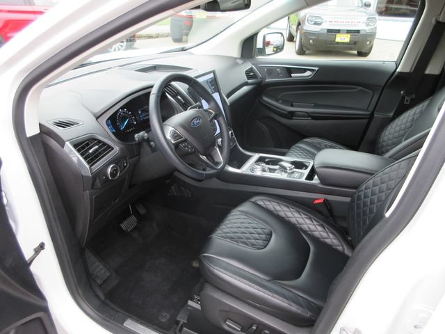Certified 2023 Ford Edge Titanium AWD/4WD image 2