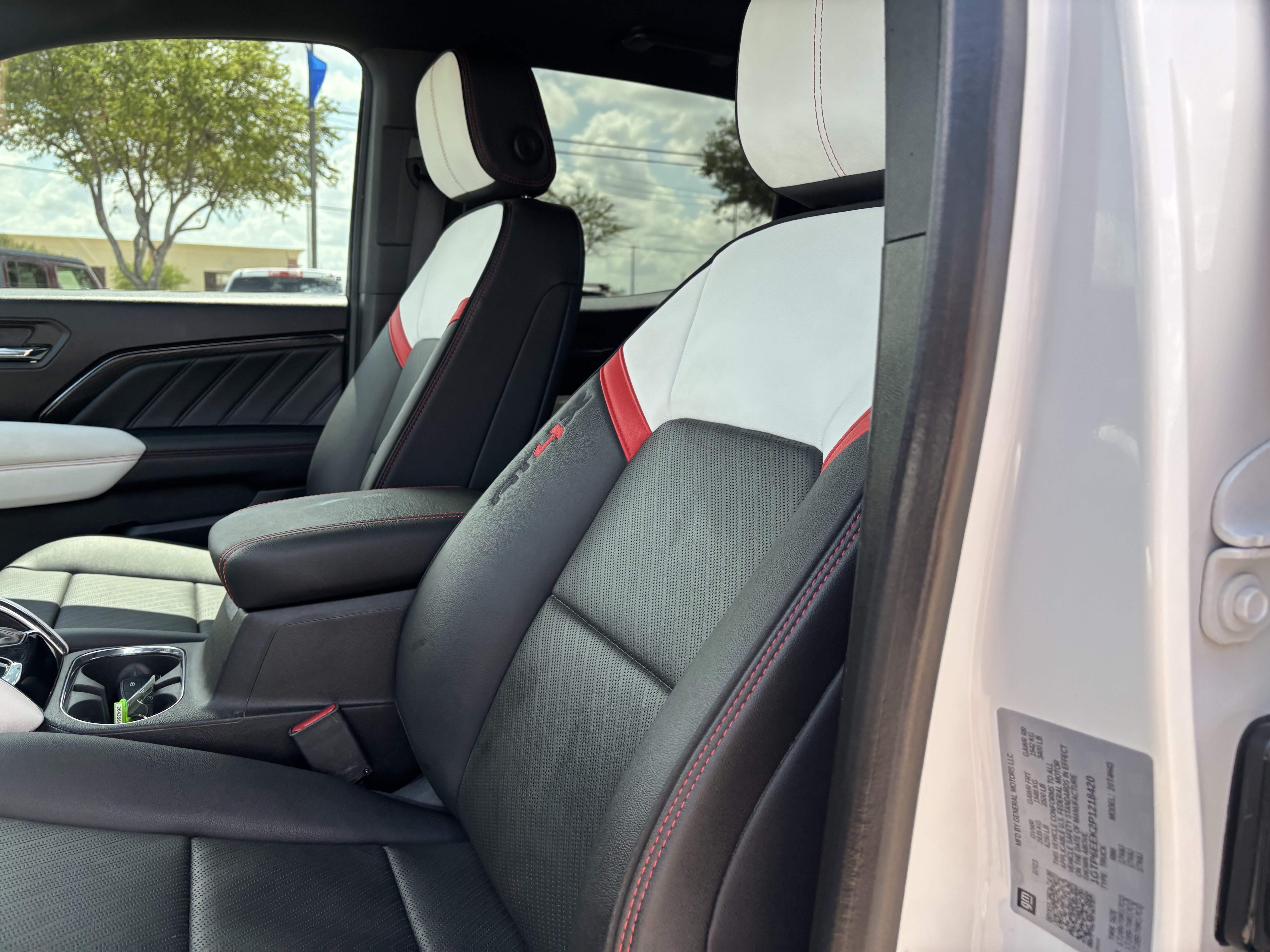 Used 2023 GMC Canyon AT4X AWD/4WD image 11