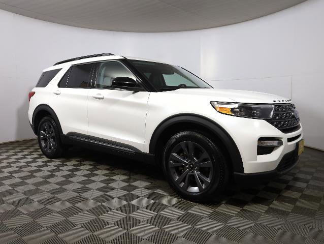 Certified 2023 Ford Explorer XLT w/ Equipment Group 202A AWD/4WD image 4