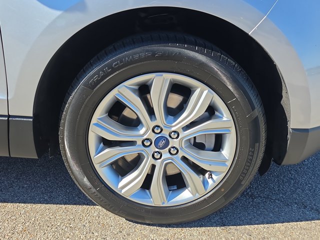 Certified 2022 Ford Edge Titanium w/ Equipment Group 301A AWD/4WD image 10
