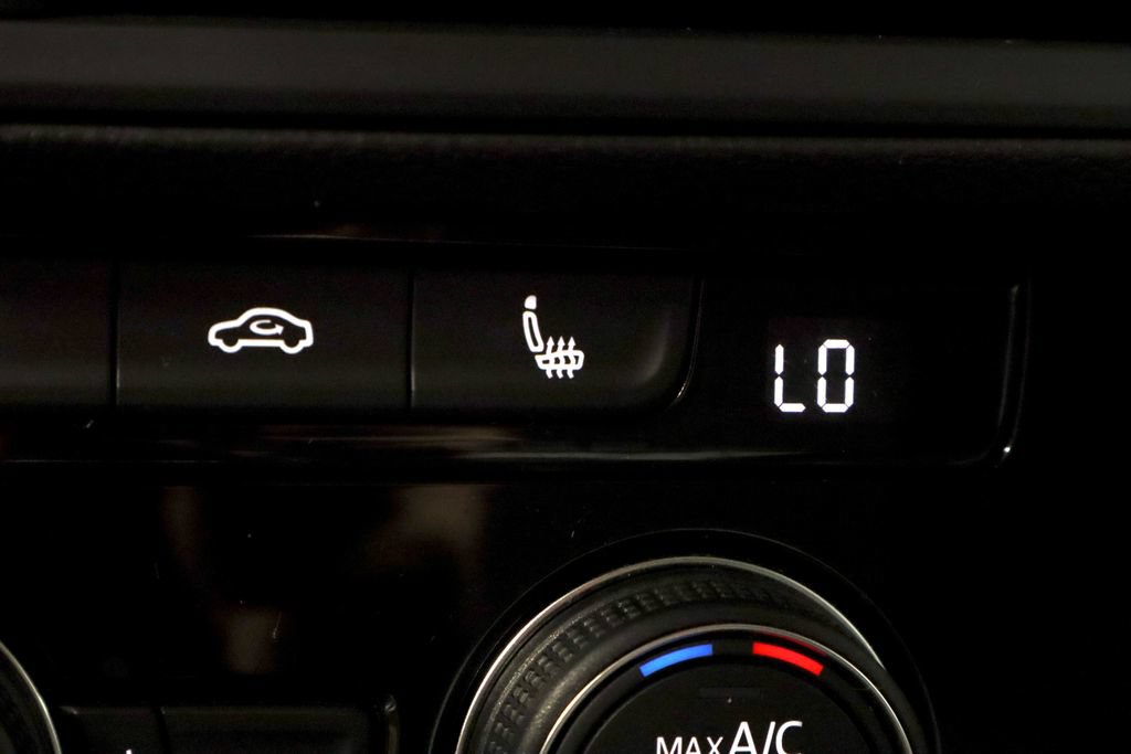 Used 2024 Volkswagen Jetta SE FWD image 4