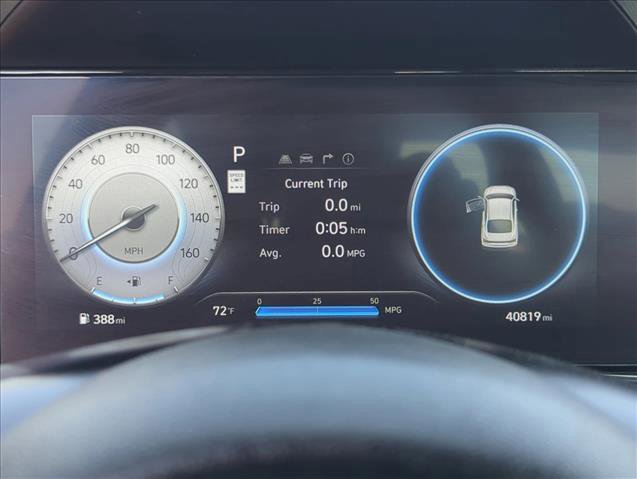 Used 2024 Hyundai Elantra SEL image 11