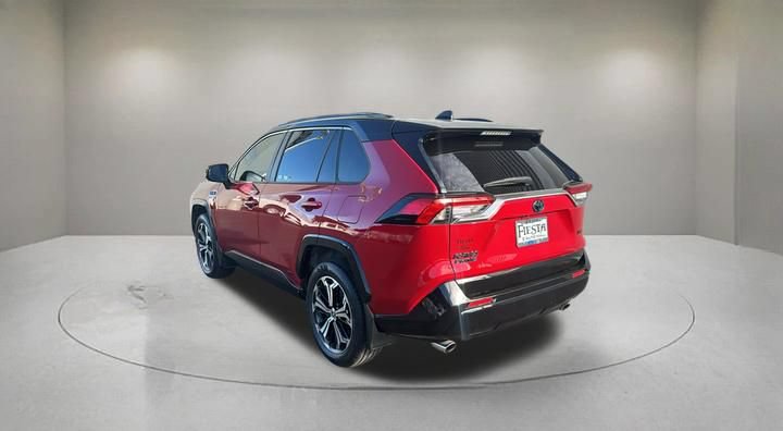 Used 2022 Toyota RAV4 XSE w/ Weather Package AWD/4WD image 4