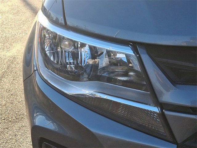 Used 2022 Chevrolet Colorado LT w/ LT Convenience Package image 9