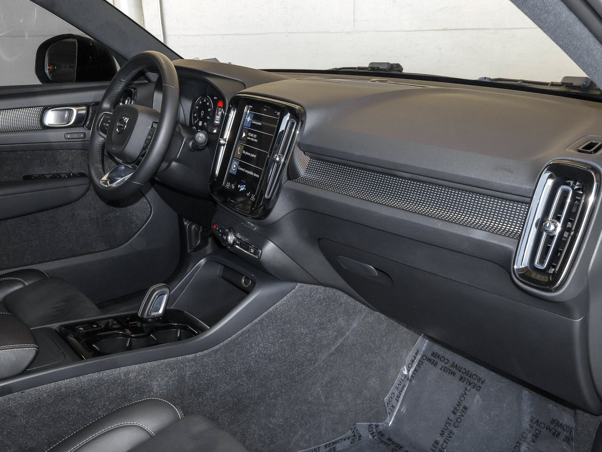 Used 2022 Volvo XC40 T5 R-Design AWD/4WD image 41