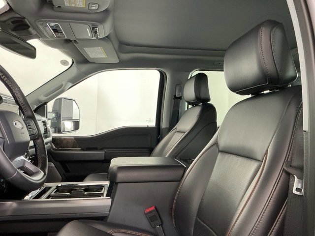Certified 2025 Ford F350 Lariat w/ Black Appearance Package image 17