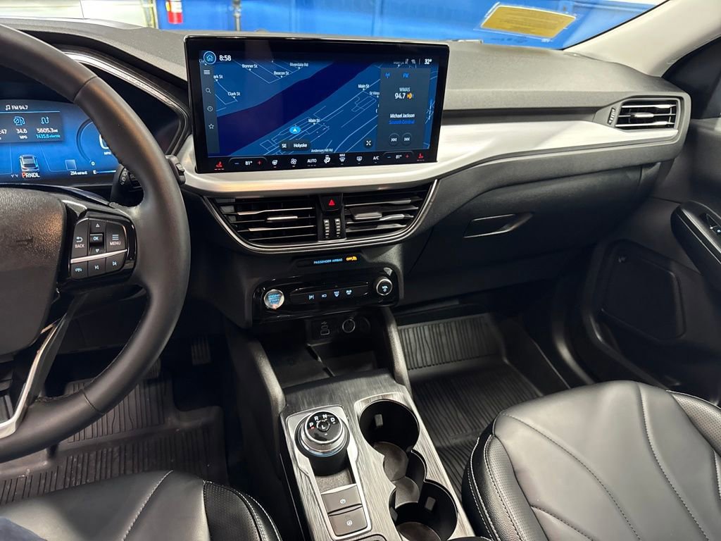 Certified 2025 Ford Escape Platinum w/ Premium Technology Package image 29