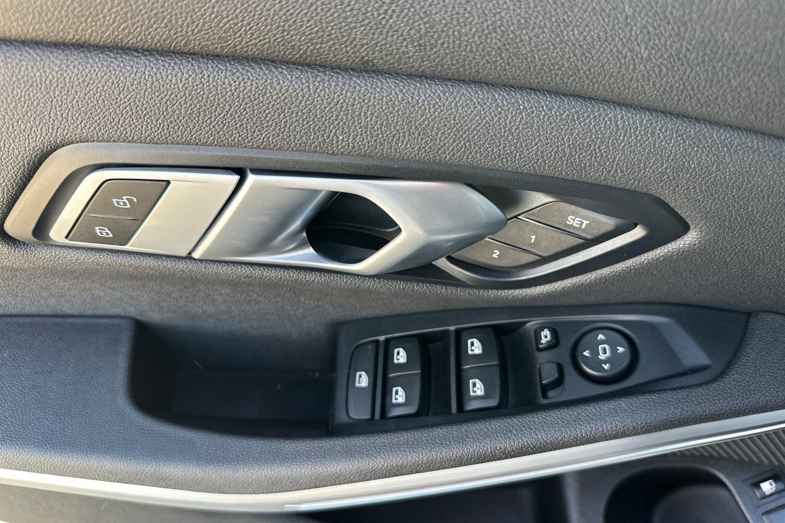 Used 2021 BMW 330e w/ Convenience Package image 10