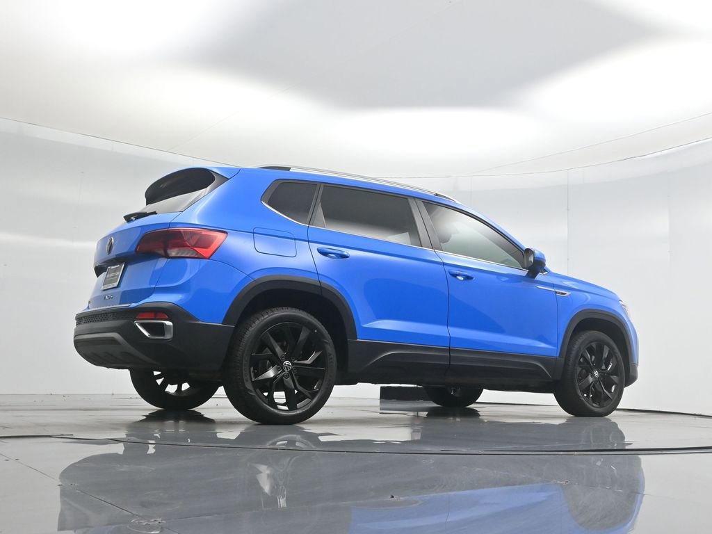 Used 2022 Volkswagen Taos SEL w/ Panoramic Sunroof Package image 16