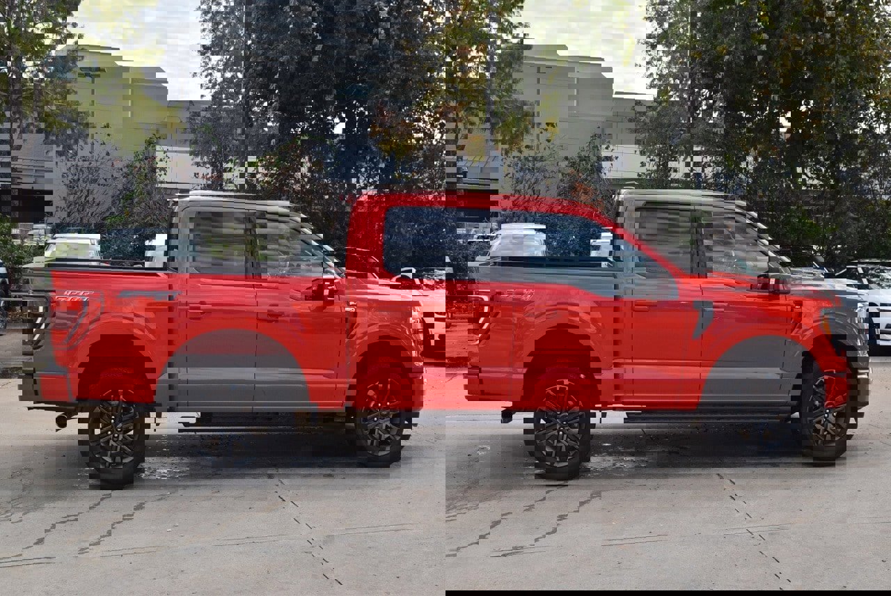 Certified 2022 Ford F150 XLT w/ Equipment Group 302A High image 11